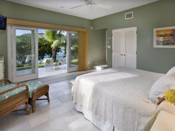 Beachfront Five Bedroom Rental Home in St. Thomas