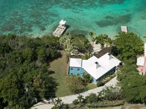Beachfront Five Bedroom Rental Home in St. Thomas