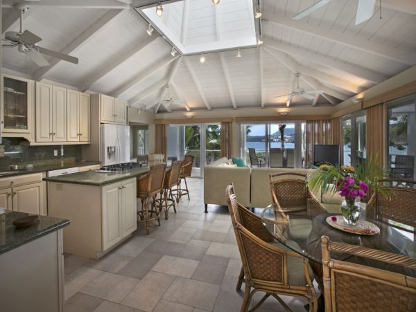 Beachfront Five Bedroom Rental Home in St. Thomas
