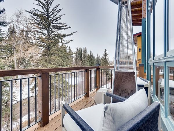 Walk to Lift Four Bedroom Vacation Townhome in Avon