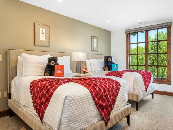 Avon Luxury Vacation Rental Condo Four Bedrooms Sleeps 8