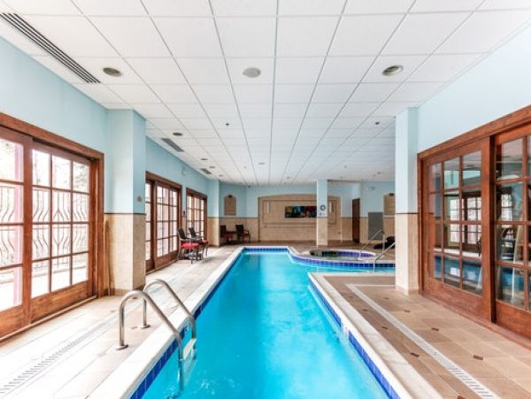 Avon Luxury Vacation Rental Condo Four Bedrooms Sleeps 8