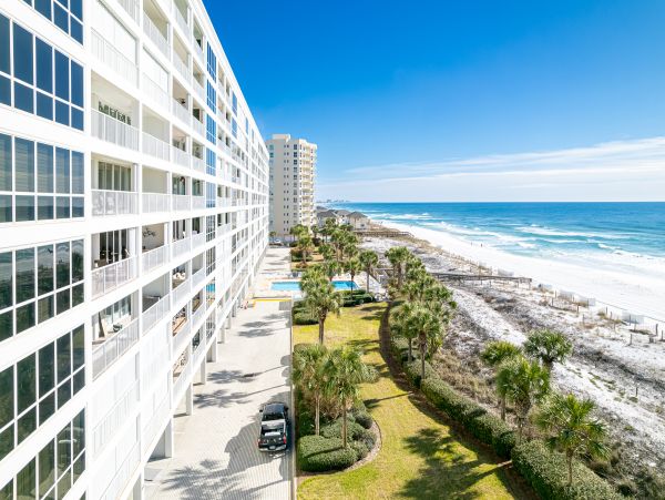 Experience the Ultimate Destin Vacation Rental with Stunning Gulf Views!