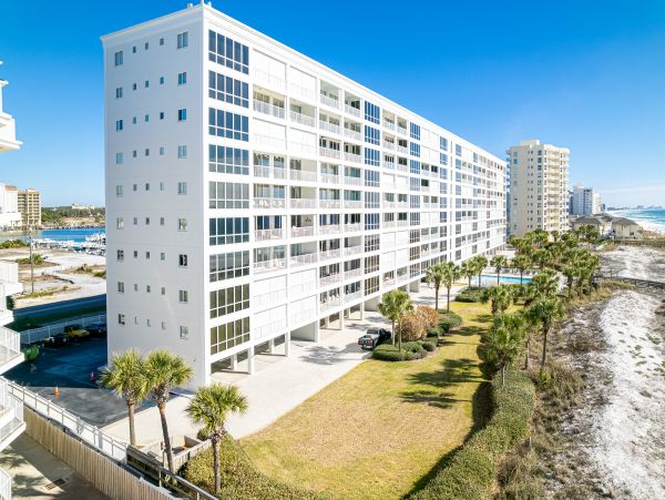 Experience the Ultimate Destin Vacation Rental with Stunning Gulf Views!