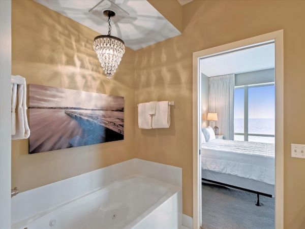 Experience the Ultimate Destin Vacation Rental with Stunning Gulf Views!
