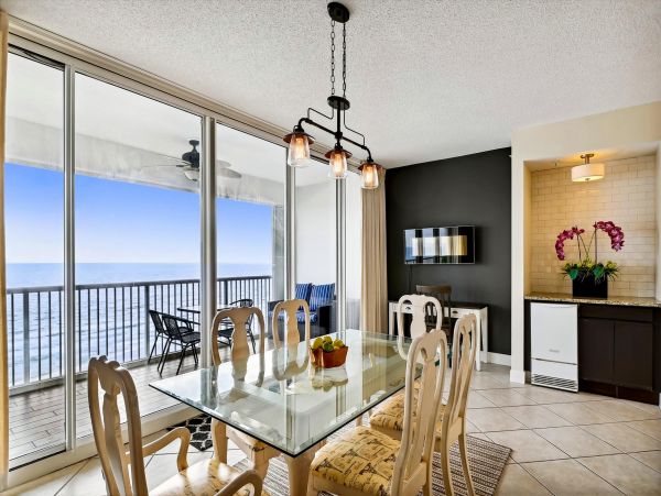 Experience the Ultimate Destin Vacation Rental with Stunning Gulf Views!
