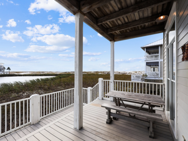 Chic Beach Beauty Stroll to Sand Gulf Views