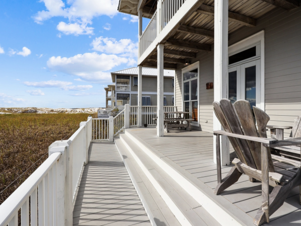 Chic Beach Beauty Stroll to Sand Gulf Views
