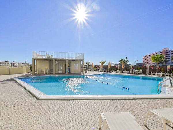 DESTIN 3 BEDROOM BEACHFRONT CONDO WITH VIEWS!