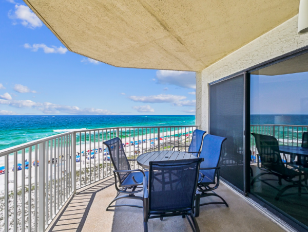 DESTIN 3 BEDROOM BEACHFRONT CONDO WITH VIEWS!