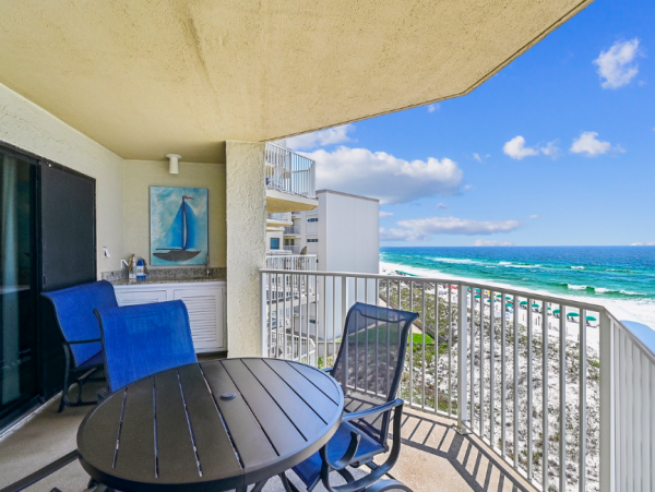 DESTIN 3 BEDROOM BEACHFRONT CONDO WITH VIEWS!