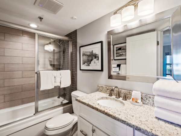 DESTIN 3 BEDROOM BEACHFRONT CONDO WITH VIEWS!