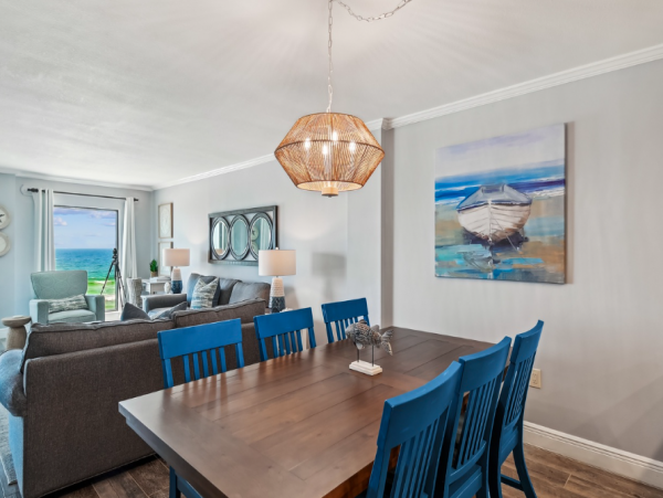 DESTIN 3 BEDROOM BEACHFRONT CONDO WITH VIEWS!