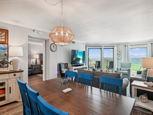 DESTIN 3 BEDROOM BEACHFRONT CONDO WITH VIEWS!