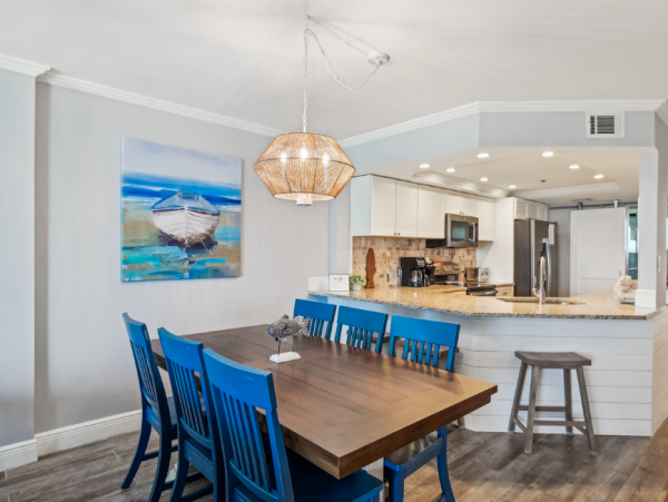 DESTIN 3 BEDROOM BEACHFRONT CONDO WITH VIEWS!