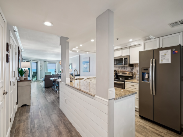 DESTIN 3 BEDROOM BEACHFRONT CONDO WITH VIEWS!