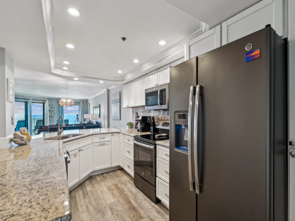 DESTIN 3 BEDROOM BEACHFRONT CONDO WITH VIEWS!