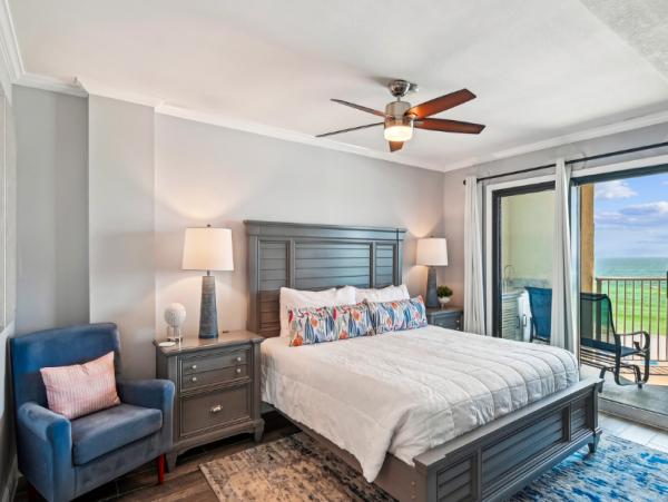 DESTIN 3 BEDROOM BEACHFRONT CONDO WITH VIEWS!