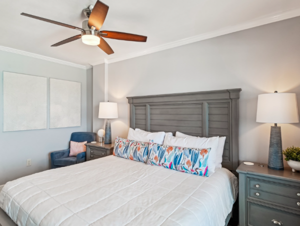 DESTIN 3 BEDROOM BEACHFRONT CONDO WITH VIEWS!