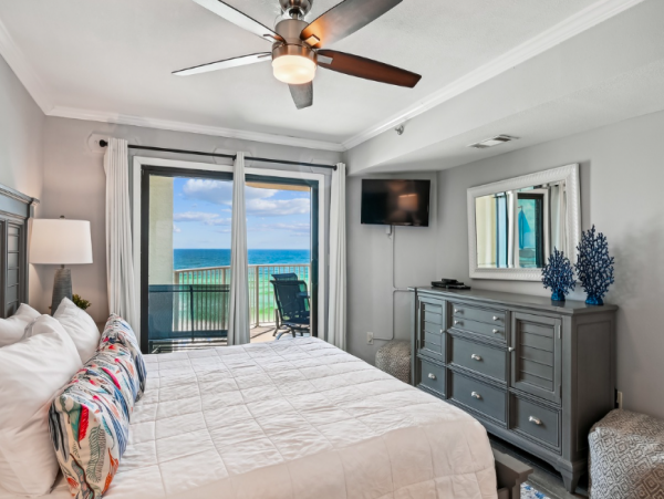 DESTIN 3 BEDROOM BEACHFRONT CONDO WITH VIEWS!