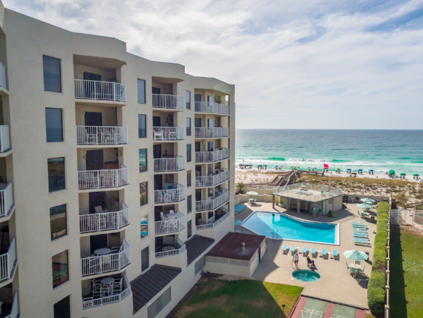 DESTIN 3 BEDROOM BEACHFRONT CONDO WITH VIEWS!