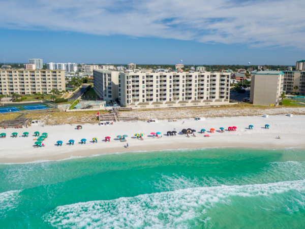 DESTIN 3 BEDROOM BEACHFRONT CONDO WITH VIEWS!