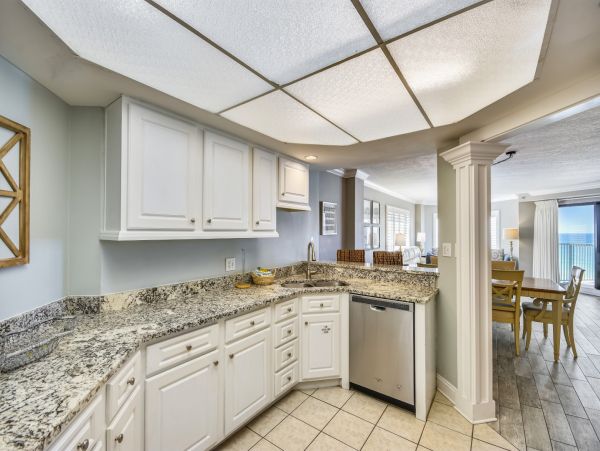 Vacation Condo in Destin Sleeps 9 Guests