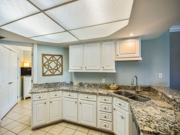 Vacation Condo in Destin Sleeps 9 Guests