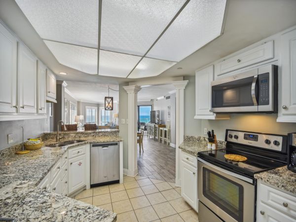 Vacation Condo in Destin Sleeps 9 Guests