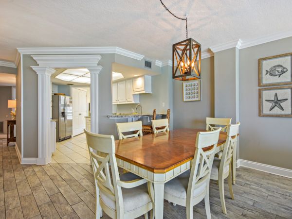 Vacation Condo in Destin Sleeps 9 Guests