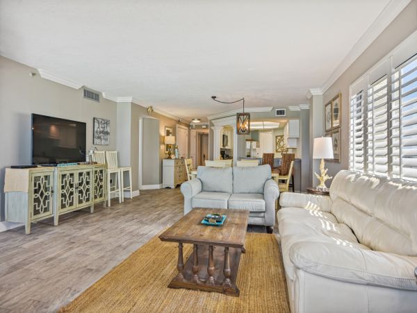 Vacation Condo in Destin Sleeps 9 Guests