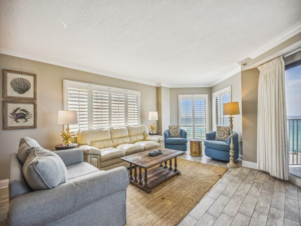 Vacation Condo in Destin Sleeps 9 Guests