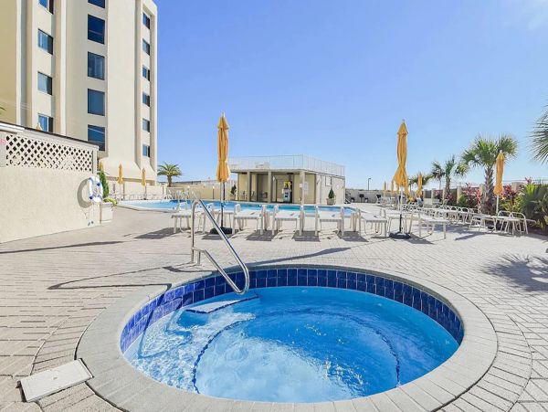Vacation Condo in Destin Sleeps 9 Guests