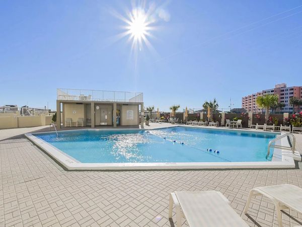 Vacation Condo in Destin Sleeps 9 Guests