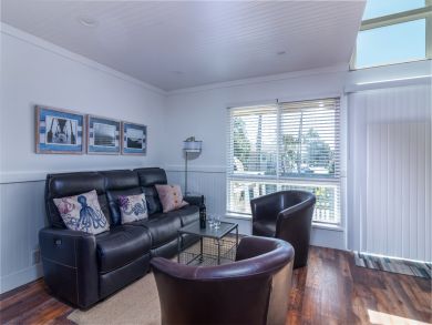 Two Bedroom Walk to Beach Rental Condo in Carpinteria