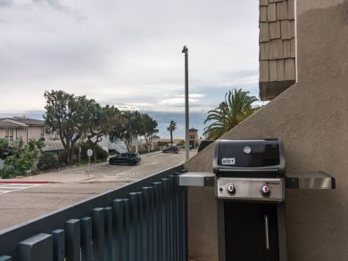 Two Bedroom Walk to Beach Rental Condo in Carpinteria