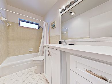 2 Blocks from the Ocean 2 Bedroom Apartment in Pompano Beach