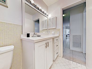 2 Blocks from the Ocean 2 Bedroom Apartment in Pompano Beach