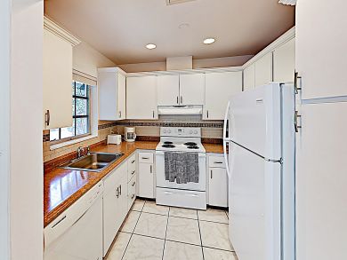 2 Blocks from the Ocean 2 Bedroom Apartment in Pompano Beach