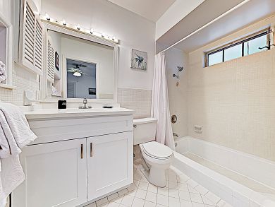 2 Blocks from the Ocean 2 Bedroom Apartment in Pompano Beach