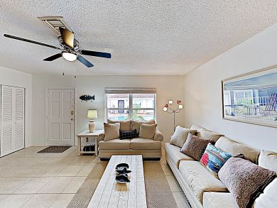 2 Blocks from the Ocean 2 Bedroom Apartment in Pompano Beach