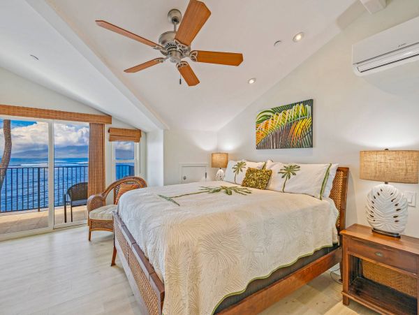Oceanfront Three Bedroom Vacation Home 15ft From Ocean