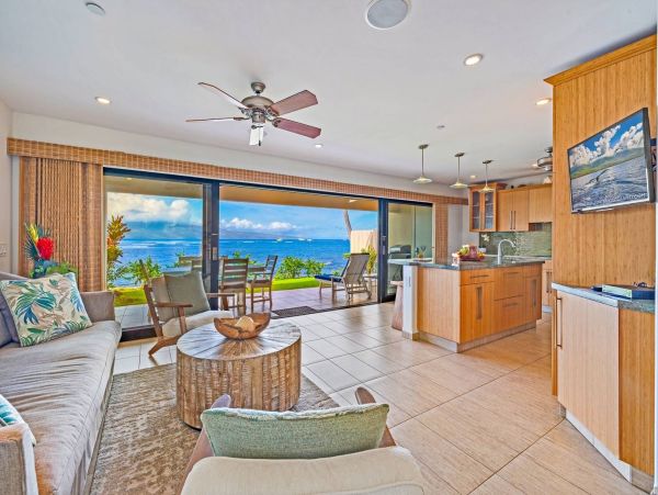 Oceanfront Three Bedroom Vacation Home 15ft From Ocean