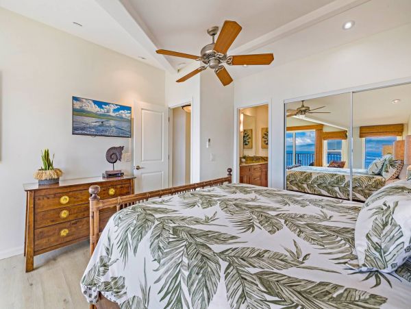 Oceanfront Three Bedroom Vacation Home 15ft From Ocean
