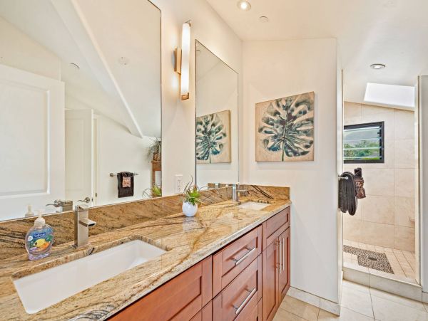 Oceanfront Three Bedroom Vacation Home 15ft From Ocean