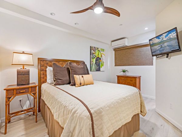 Oceanfront Three Bedroom Vacation Home 15ft From Ocean