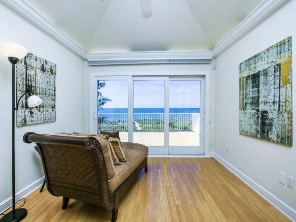 Captiva Vacation Rental Home Three Bedrooms With Shared Pool