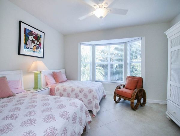 Captiva Vacation Rental Home Three Bedrooms With Shared Pool