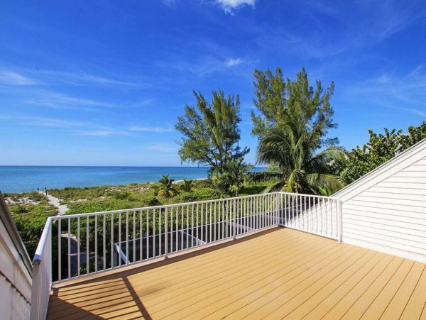 Captiva Vacation Rental Home Three Bedrooms With Shared Pool