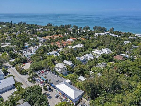 Beautiful Captiva Island Vacation Home Sleeps 8 Guests